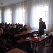 High school students are visited by  military