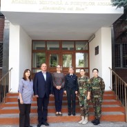 (Română) Managerul Lisa ALDERETE din cadrul Institutului de Apărare SUA, DLIELC, în vizită la Academia Militară