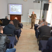 Audienţii Cursului postuniversitar instruiţi de experţi internaţionali în domeniul Securităţii şi apărării