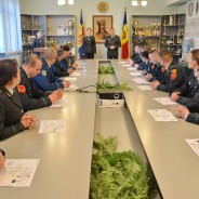 (Română) Militari – absolvenţi ai cursurilor lingvistice